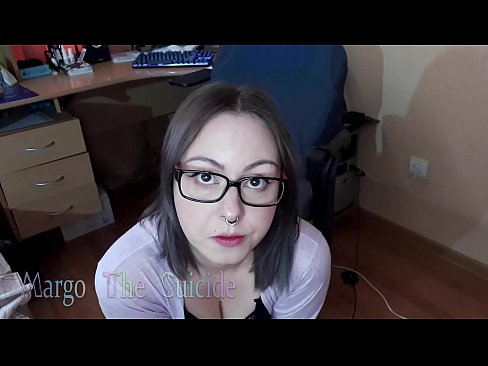 ❤️ Seksikas prillidega tüdruk imeb dildot sügavalt kaamera ette Koduporno at us